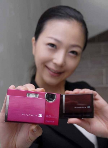 후지 파인픽스 Z100fd 모델컷 이미지