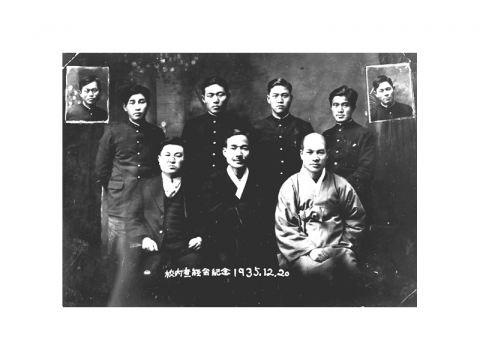 평양신학교 사경회 기념사진(1935. 12. 20) 1935년 12월 17일부터 20일까지 4일간 열린 평양신학교 사경회에서 강사로 활동했을 당시의 사진으로, 선생은 마산 문창교회 담임목사로 재직당시 뛰어난 설교가로서 이름을 날렸다고 한다.