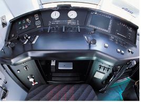 신형전기기관차 운전실