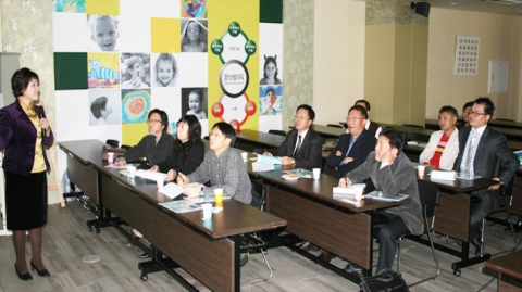 여미옥 (주)에듀홍 대표가 12일 예비창업자들에게 창업교육을 하고 있다.