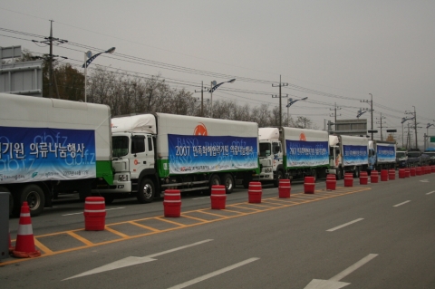 육로 운송 중인 네덱스 차량 행렬4