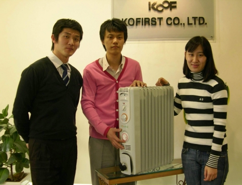 '사진설명' 코퍼스트는 오는 연말까지 '전기난방기' 기존 고객 및 추천을 통해 가입하는 신규 고객을 대상으로 '입소문 페스티벌' 이벤트를 펼친다. 코퍼스트 직원들이 '전기난방기' 고객 추천 이벤트를 소개하고 있다.