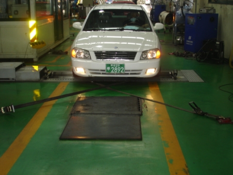 내년부터 포항시는 등록된 차령 2년(사업용) 또는 4년(자가용 승용차) 이상된 자동차에 대해서 기존 자동차 정기검사와 별도로 운행차 배출가스 정밀검사를 더 받아야 한다.