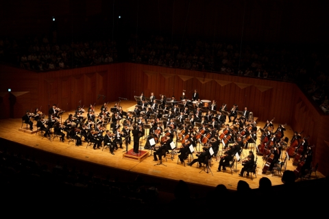 서울시립교향악단의 연주장면