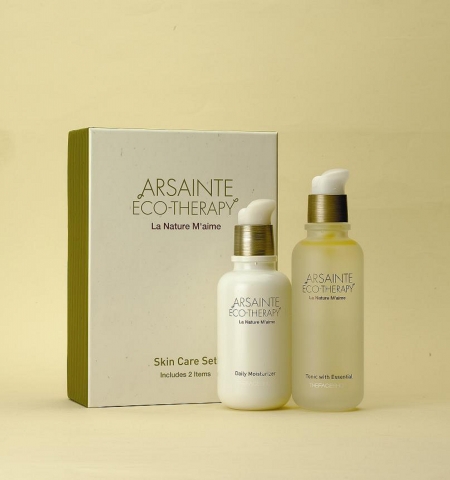 더페이스샵은 오는 20일부터 서울 국립극장에서 열리는 ’08 S/S SFAA 서울 콜렉션에 ‘아르쌩뜨 에코-테라피 익스트림-모이스처’ 1,600세트를 협찬한다고 밝혔다.