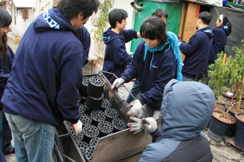 넥슨 연탄 배달 봉사활동 현장 사진