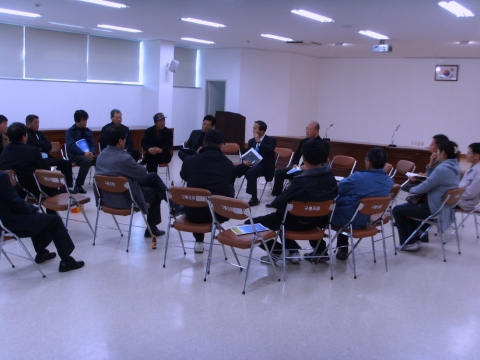 과메기 유통관리 및 육성방안에 대한 생산자 단체 임원과의 간담회를 지난 20일 구룡포읍사무소 회의실에서 가졌다