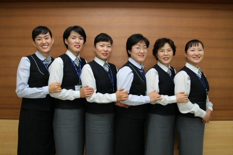 금번 경진대회에서 우수 안내 사원으로 선발된 견학안내사원들이 기념촬영을 했다