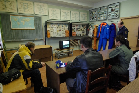 비디오를 보면서 훈련과정에 대한 설명을 듣는 시간