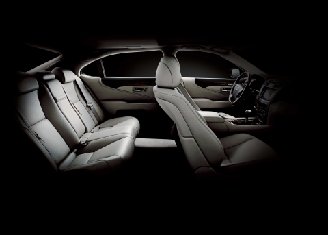 렉서스 LS460L 5인승 모델