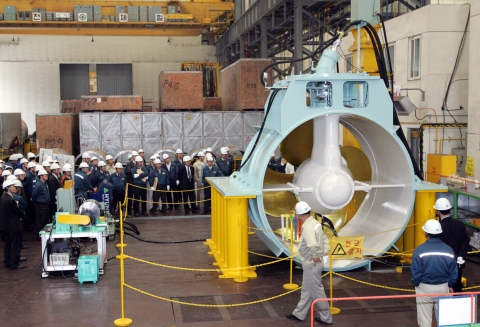 현대중공업이 자체 기술로 개발한 사이드 스러스터 시연회