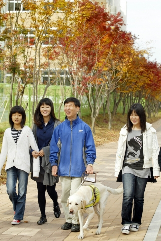 촬영중인 출연자들