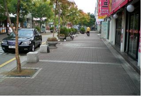 경사 (2~4% 이내의 기울기로) 정비후