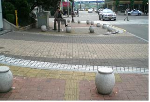 시공방법 개선(차도와 보도 경계구간 높이차 최대 10mm) 정비후