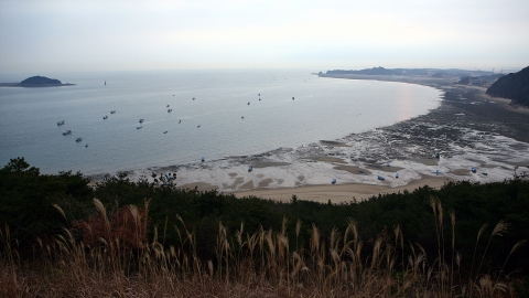 석문산에서 바라본 왜목마을 전경_여행작가 이종원