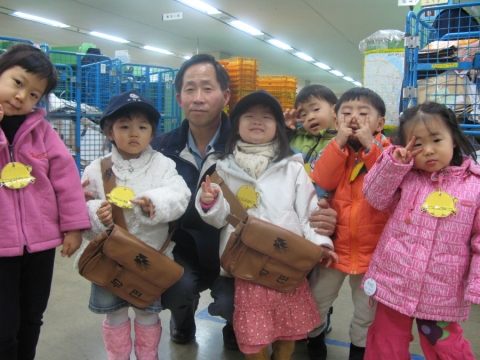 꼬마천사들, 서울강남우체국 찾아