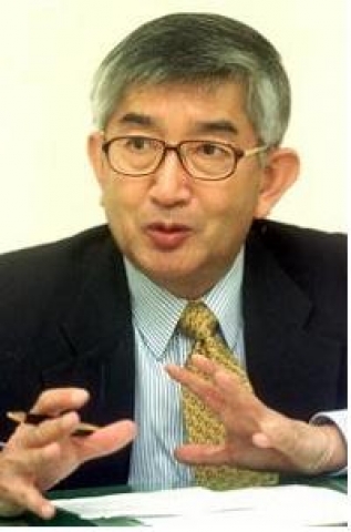 강연자(최장집 고려대 정치학 교수)