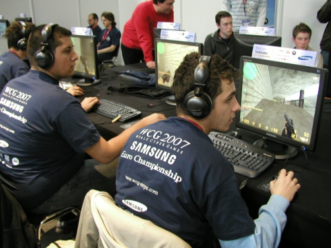 &#039;WCG 2007 삼성 유로챔피언쉽&#039; 에서 세계 각국 선수들이 게임 실력을 겨루고 있다.