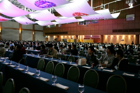 지난 16일 다음커뮤니케이션-nhn이 주최한 '대한민국 블로거 컨퍼런스'에 1500여명의 블로거가 참석하여 성황을 이뤘다.