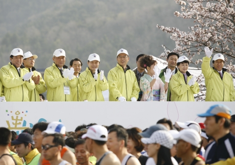 경주벚꽃 마라톤대회 참석한 한국관광공사 오지철 사장