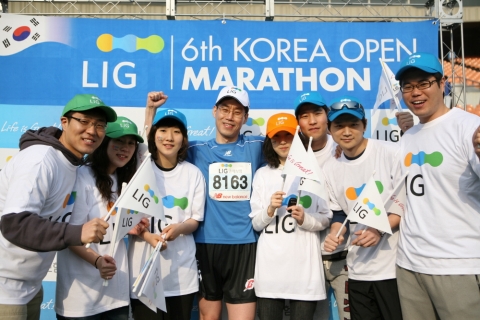 FY'08 시작과 함께 다가오는 LIG손해보험 창사 50주년을 앞두고 잠심 올림픽 주경기장에서 'LIG 제6회 코리아오픈 마라톤' 대회를 개최했다
