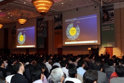 SAP 코리아는 16일(수) 밀레니엄 힐튼 호텔 그랜드 볼룸에서 약 1,000여명이 모인 가운데 SAP IFRS 세미나 2008를 개최했다.