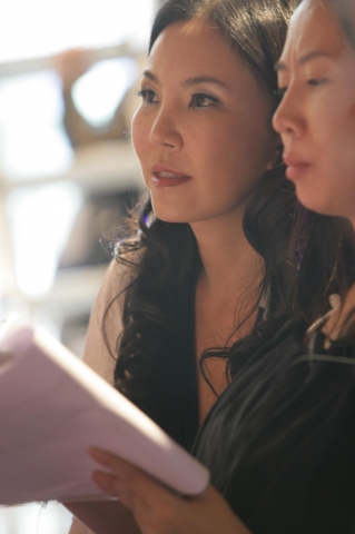 오는 4월 22일 화요일 오후 3시, 오뜨 꾸뛰르(맞춤복) 전문 디자이너 케이 킴의 2008, 2009 S/S Collection이 프랑스 화가 아리안느의 작품 전시와 프랑스 샴페인 파이퍼하이직이 함께 하는 특별한 살롱쇼로 꾸며진다 (문의: 시샵미디어 02-2195-5150)