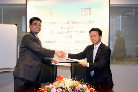 증권선물거래소는 4월 23일(수) 중국 상해에서 중국지수유한공사(China Securities Index Co.)와 지수라이센스에 대한 상호 독점권 부여 및 공동 마케팅 활동 추진 등을 주요내용으로 하는 양해각서(MOU)를 체결하였다.