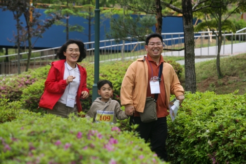 2007년 제1회 청랑얼 가족오리엔티어링대회 참가가족 경기모습