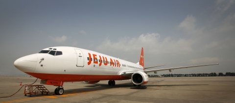 B737-800 1호기(HL7779)