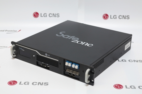 LG CNS가 연구 개발해 출시한 DDoS 전용 방어 제품인 “세이프존 XDDoS”