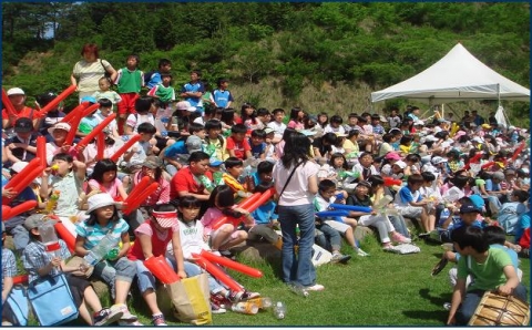 경기장별로 모든 선수들이 기량을 발휘할 수 있도록 열띤 응원을 전개하고 있는 소년체전 시민 서포터즈