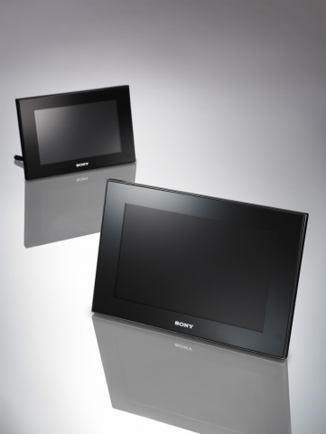DPF-V900 & DPF-D70