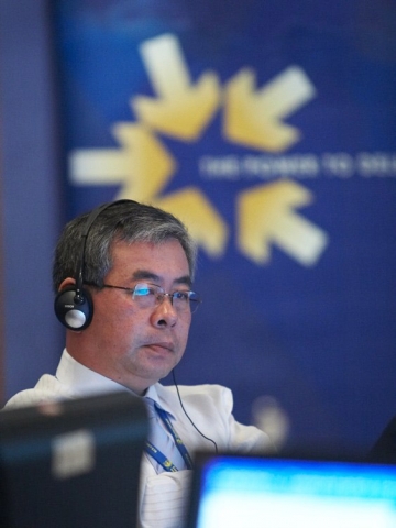 지식경제부 우정사업본부 정경원 본부장이 9일 호주 포트 더글라스에서 열린 카할라 우정연합체 (Kahala Posts Group : KPG) CEO 회의에 참석, RFID활용과 정시배달 이행률 향상 등에 관한 토의를 경청하고 있다.
