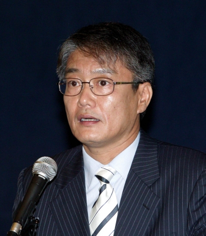 대한상공회의소가 14일 상의회관 의원회의실에서 개최한 ‘2008년 하반기 경제전망과 대응과제’ 세미나에서 채욱 대외경제정책연구원 원장이 주제발표를 하고 있다.