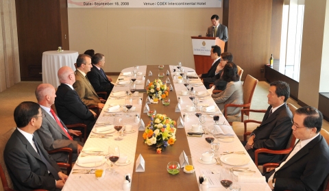 9월 18일 (목) 12시 코엑스 인터콘티넨탈 호텔에서 KOTRA주최로 주요 외국인투자기업 오찬간담회가 열렸다.