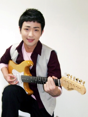 'Superstar'로 사상 처음 모던락 장르에 도전하는 박현빈