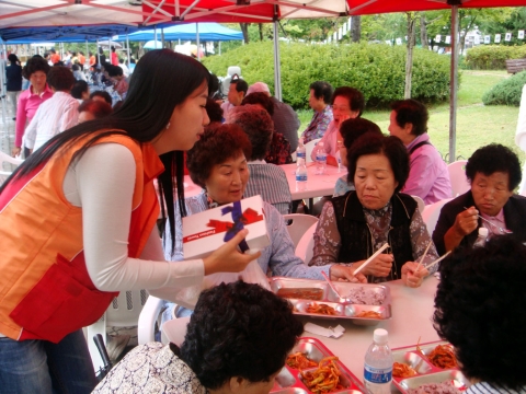 SK텔레콤, ‘노인의 날’ 맞아 자원봉사활동 펼쳐