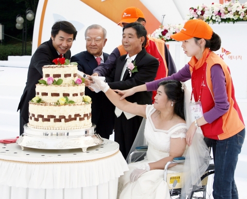장애인 커플 50쌍의 합동 결혼식