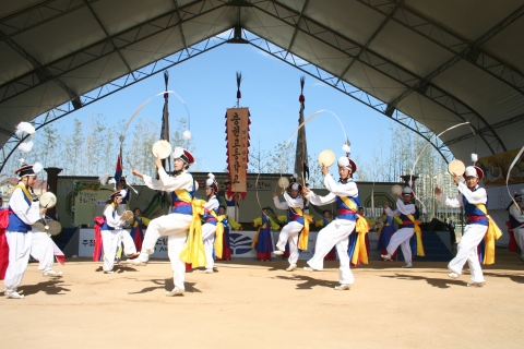 충현고등학교 광명농악 연주 모습