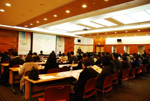 경기도는 최근 광우병, 멜라민 파동 등 먹거리에 대한 불안 및 지속적으로 발생하고 있는 식중독 사건 등 불안한 학교급식 체계를 개선하고 안전하고 건강한 학교급식 공급체계 구축을 위