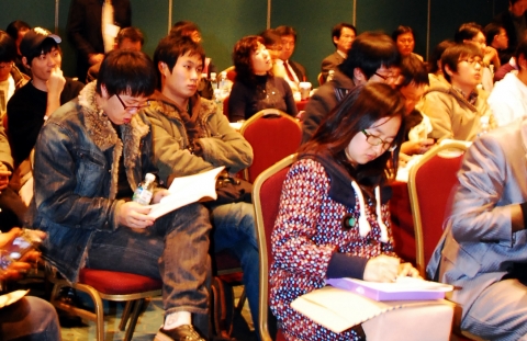 서울 삼성동 코엑스에서 열리고 있는 G+푸드쇼 2008의 주요 행사인 광우병 심포지엄이 성황리에 개최됐다.