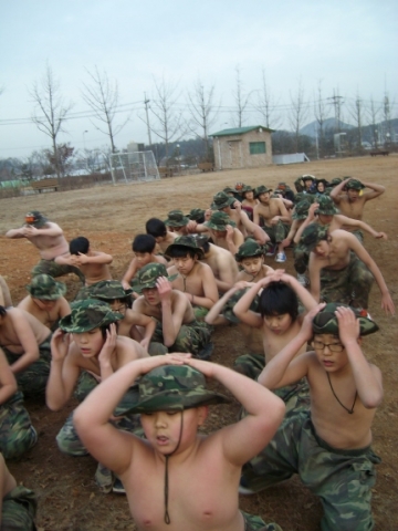 경기불황에 아이들 해병대캠프 인기