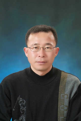 올해의 최고 전기인 이진