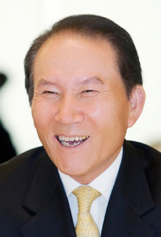 지난 12월 12일 서울 프라자호텔에서 열린 ‘제4회 한국 CEO 그랑프리’ 시상식에서 음식료품 부문 CEO 그랑프리상을 수상한 보해 임건우 회장.