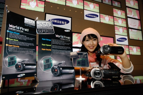 삼성전자, 세계 최초 SSD 탑재 캠코더 선보인다