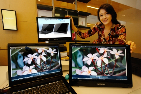 세계 모니터 시장 1위인 삼성전자가 新개념 노트PC 전용 16:9 와이드 LCD 모니터'싱크마스터 랩핏(Lapfit) LD190G'를 출시해 모니터 시장의 새로운