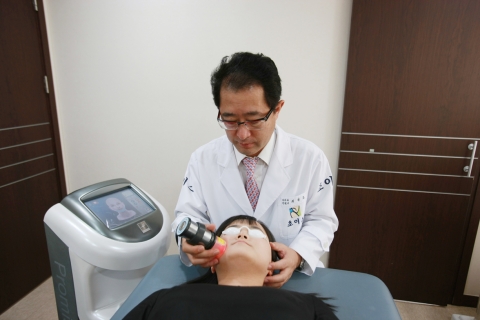 얼굴은 30대 목은 40대?…목주름, 자외선 차단과 충분한 보습 필수