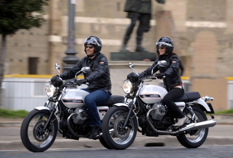 ‘모토구찌(Moto Guzzi)’ 의 ‘V7 클래식(Classic)’