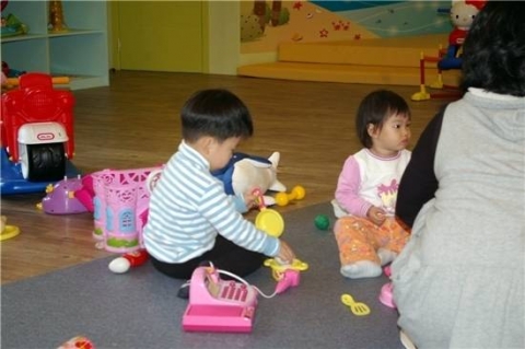 롯데건설, 국내 최초 아파트 단지 내 장난감 도서관 운영